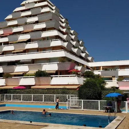 Climatise Avec Terrasse, Piscine Et Parking A - 4 Pers - Fr-1-716-54 * La Grande-Motte