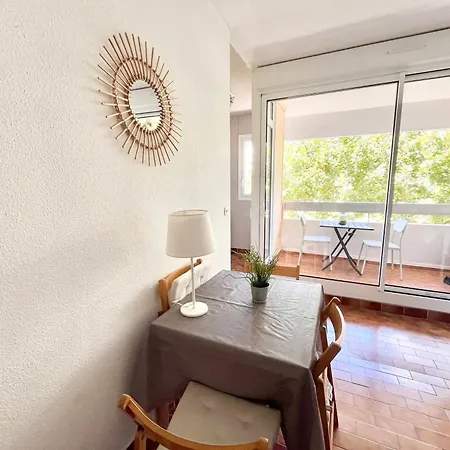 Climatise Avec Terrasse, Piscine Et Parking A - 4 Pers - Fr-1-716-54 Apartment *