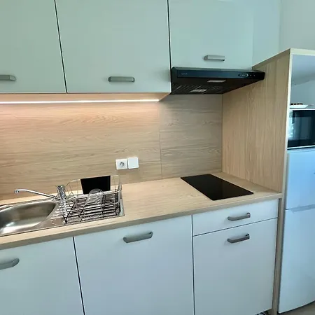 Climatise Avec Terrasse, Piscine Et Parking A - 4 Pers - Fr-1-716-54 Apartment *